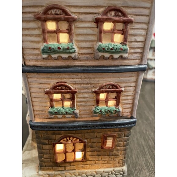 Vintage Mervyns Christmas Holiday Village Square 1992 Lighted Higgin’s Tailor - Picture 16 of 16